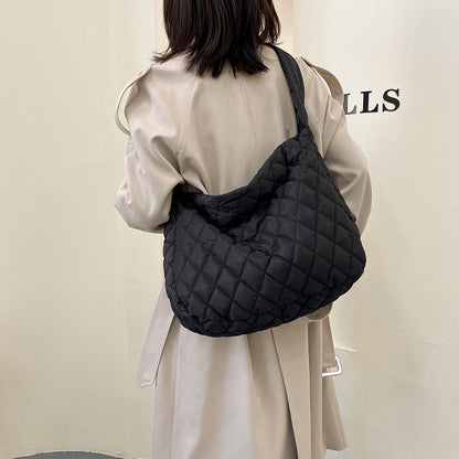 Warm Totes Shoulder Bags