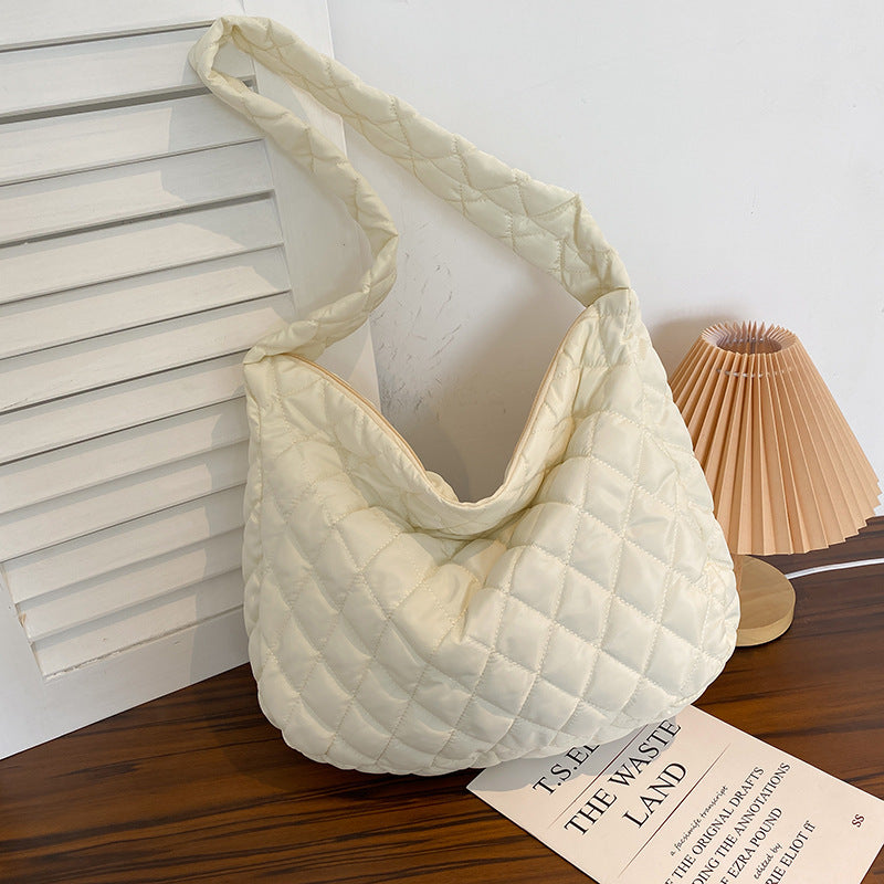 Warm Totes Shoulder Bags